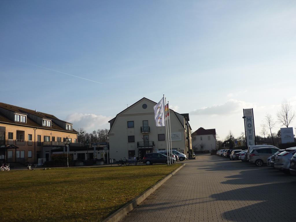 Komforthotel Grossbeeren - Stadt-Gut-Hotel Extérieur photo